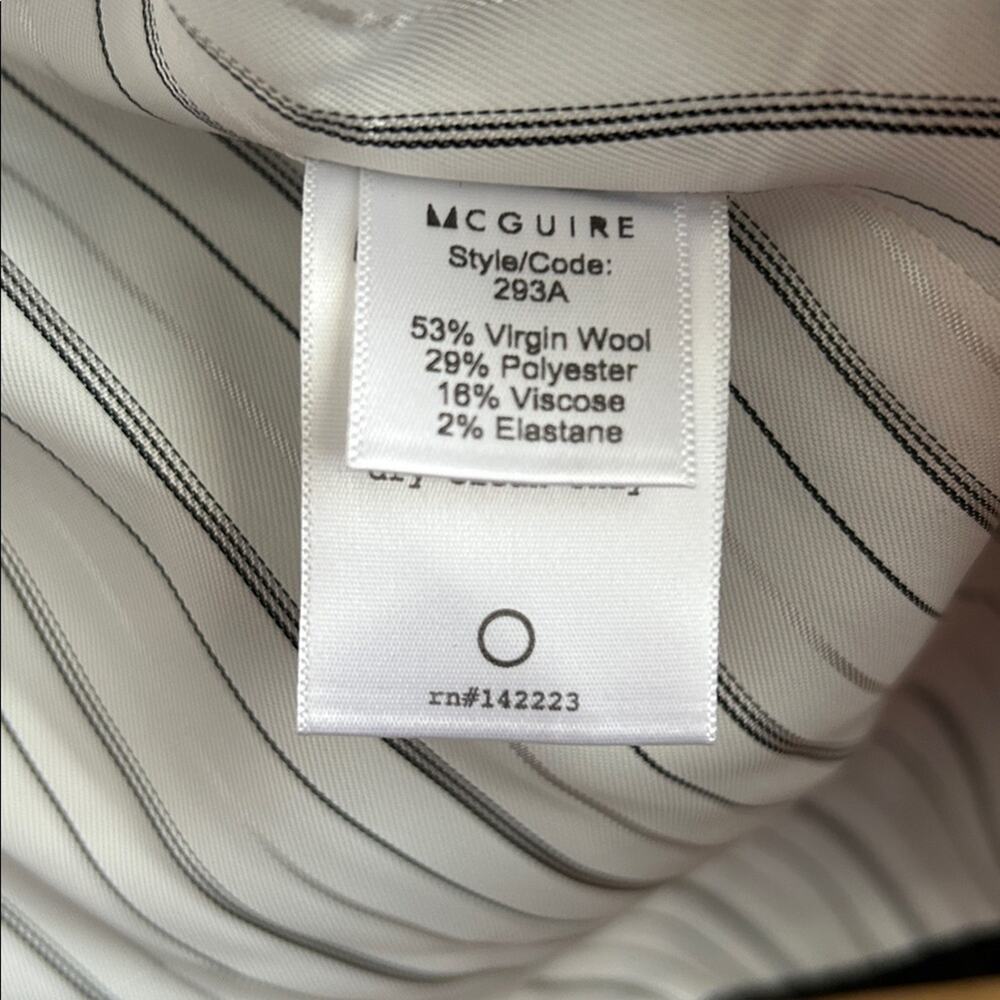McGuire women’s Sz Large 53% wool Blazer Charcoal Pinstripe fully lined - Picture 7 of 10